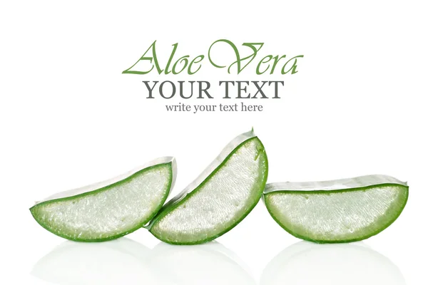 Corte fresco fatias de Aloe Vera — Fotografia de Stock