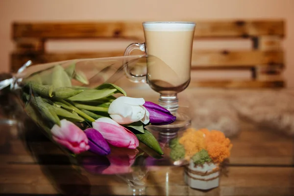 Cup Coffee Foam Tulips — Stock Photo, Image