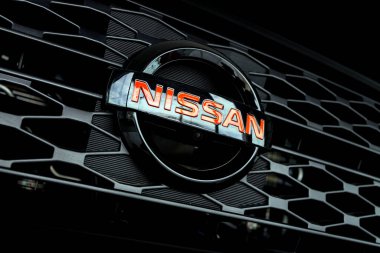 CHIANG RAI, THAILAND MAYIS 7 2019, Yepyeni NISSAN 'ın logosu.