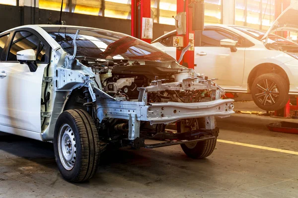 Auto Kfz Reparatur Service Center Mit Soft Fokus Und Überlicht — Stockfoto