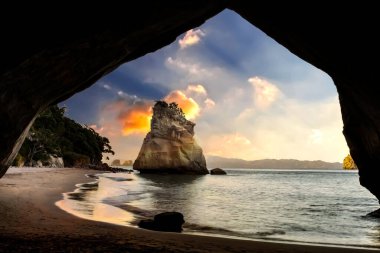 Katedral koyundaki mağara, Coromandel, Yeni Zelanda