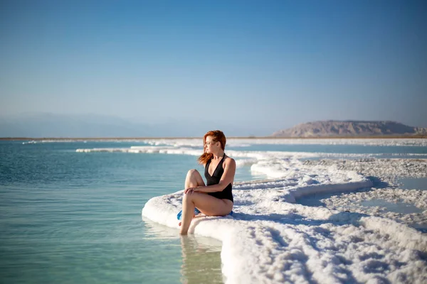 Tourist Young Girl Dead Sea Israel — Stock Photo, Image