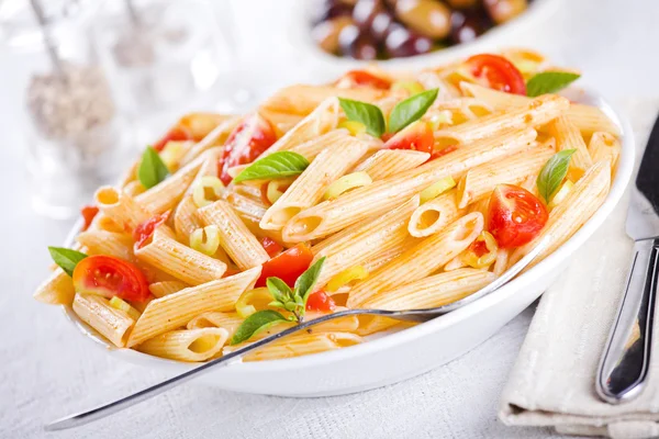 Tomato And Basil Pasta — Stock Photo, Image