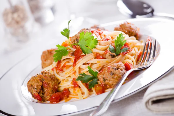 Linguine With Meatballs — Stock Photo, Image