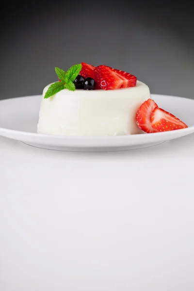 Вкусный десерт Панна Котта — стоковое фото