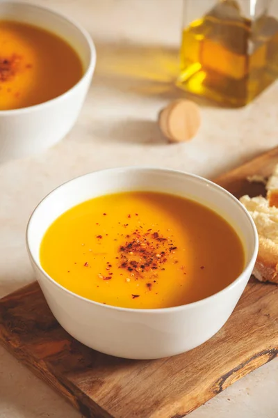 Zuppa Piccante Fatta Casa Con Zucca Biologica Immagine Stock