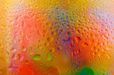 renkli su damlaları