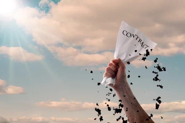 Eldeki sözleşme sayfası