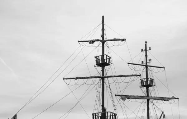 Oude zeil schip hersteld naar navigatie — Stockfoto