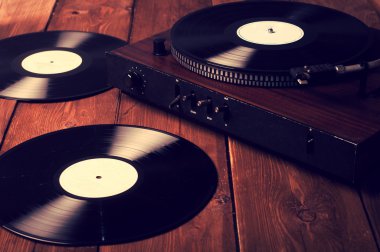 Vintage rötuş, eski gramofon ve gramofon kayıtları