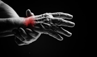 Kıdemli personel. acı ağrı ve romatizma