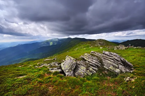 Stânci în munte — Fotografie, imagine de stoc