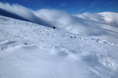 dağlarda soğuk sabah