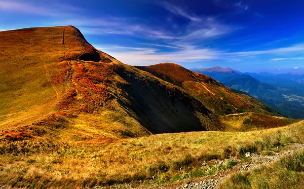 Por do sol das montanhas dos Cárpatos — Fotografia de Stock