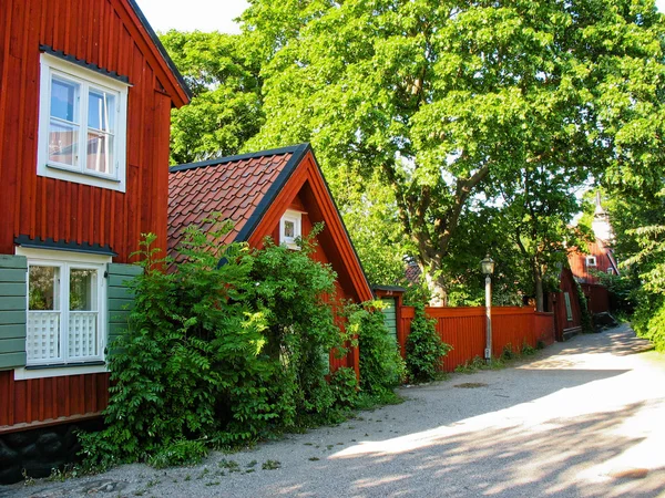 Rotes schwedisches Holzhaus — Stockfoto