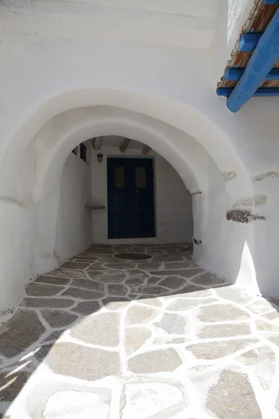 Gestorven-eindgebruiker-straat op paros — Stockfoto