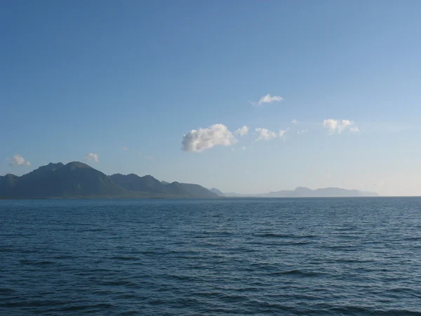 A Lofoten-szigetek tengeri táj — Stock Fotó