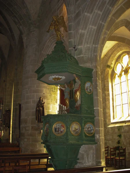 Interior de Locronan y de la iglesia en Bretaña — Foto de Stock