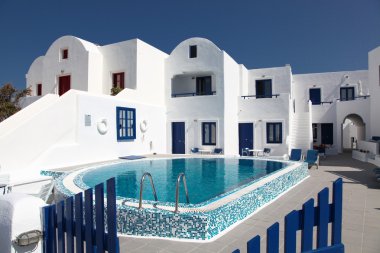 Villa ve Yüzme Havuzu