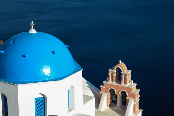 Capela na ilha de Santorini — Fotografia de Stock