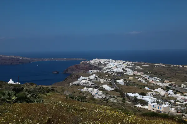 Oia sull'isola di Santorini nelle Cicladi — Foto Stock