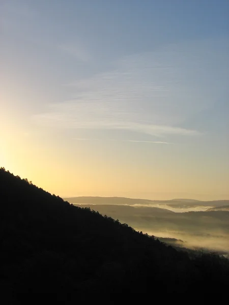 ヴォージュ山脈から昇る朝日 — ストック写真