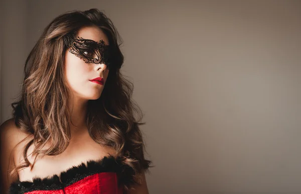seksi maskeli kız uzağa arıyorsunuz