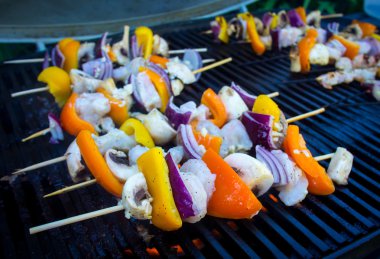 karides ve sebze şişleri