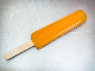 dondurulmuş dondurma