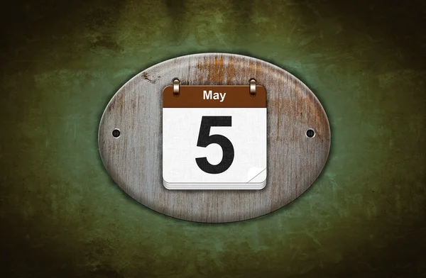 Ancien calendrier en bois avec 5 mai . — Photo