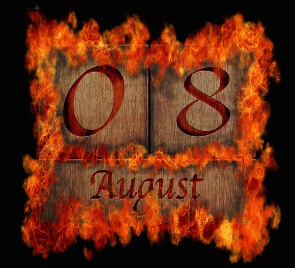 Calendário de madeira ardente agosto 8 . — Fotografia de Stock