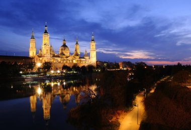 Pillar Bazilikası: Zaragoza, İspanya.