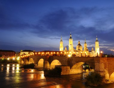 Pillar Bazilikası: Zaragoza, İspanya.