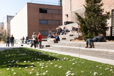 İlkbahar yüksek hat üzerinde