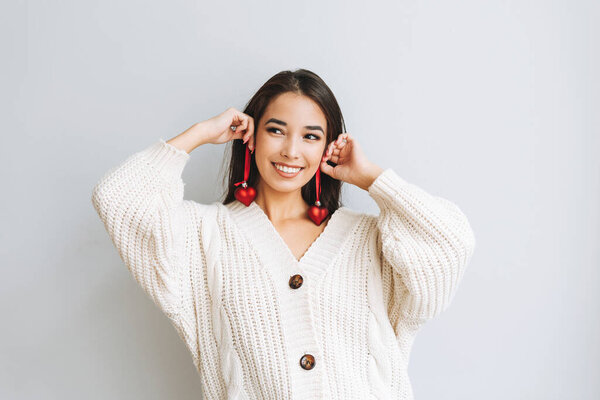 Young Happy Asian Girl Long Hair White Knitted Cardigan Red — Stock Photo, Image