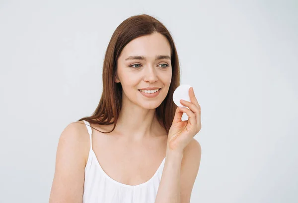 Retrato Belleza Joven Feliz Sonriente Con Cabello Largo Oscuro Cara Imágenes de stock libres de derechos