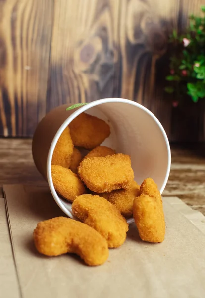 Hamurda Tavuk Nugget Yakın Çekim Yemek Hazırlama Restoranları Kafeler Klasik — Stok fotoğraf