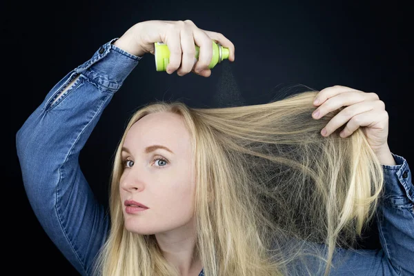 Dry Shampoo Blonde Girl Sprays Shampoo Her Hair Problem Oily — стоковое фото