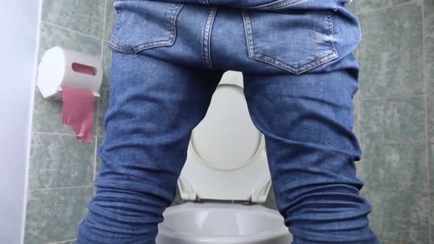 Prostatitis Concept Rear View Man Hard Pee Difficulty Urinating Prostatitis — Stock Video