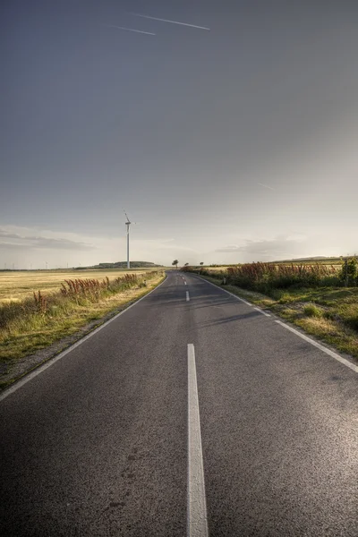 Asfaltweg in land — Stockfoto