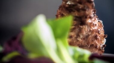 fırında tavuk pane pancho mısır salatası ile