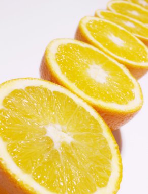 bir satırın arka planda portakal