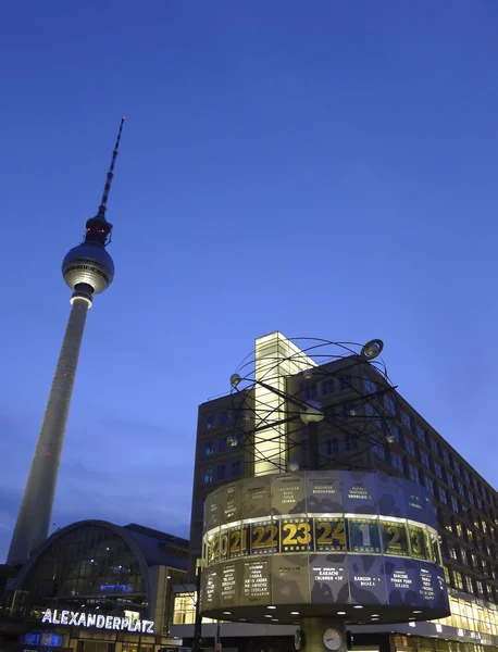 Berlín alexanderplatz za soumraku — Stock fotografie