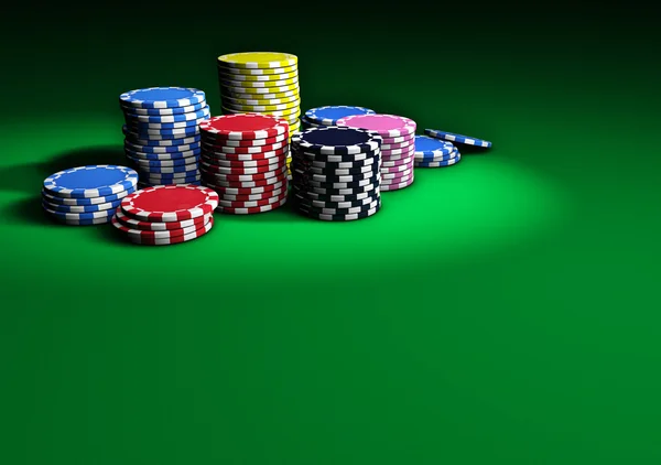 Jetons de casino de poker sur la table verte — Photo