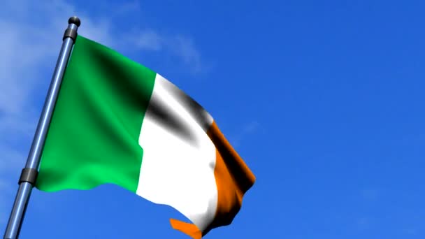 Bandeira da Irlanda acenando no céu azul HD — Vídeo de Stock