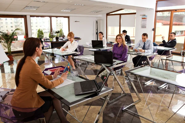 Estudiar gente de negocios — Foto de Stock