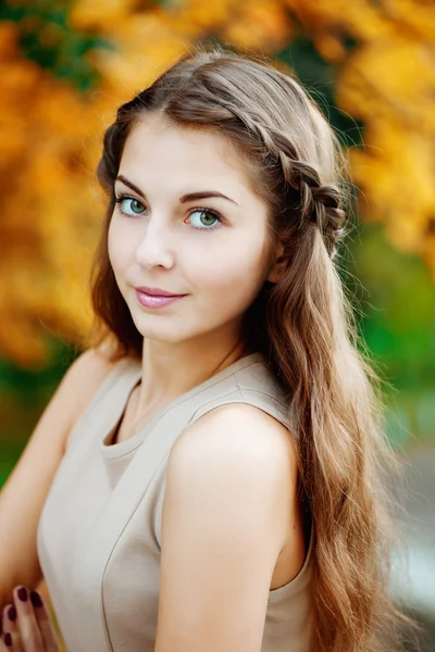 Herfst vrouw. — Stockfoto