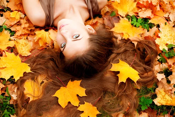 Autumn woman. — Stock Photo, Image