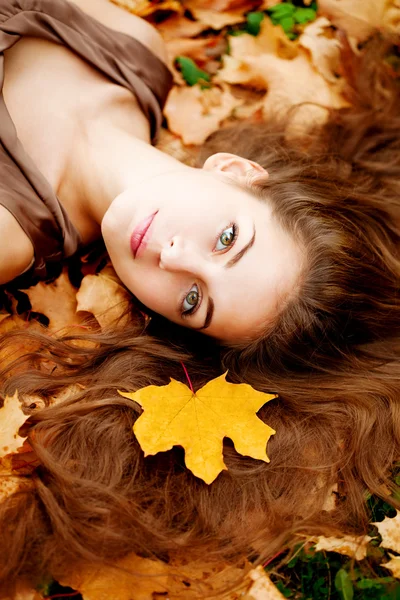 Autumn woman. — Stock Photo, Image