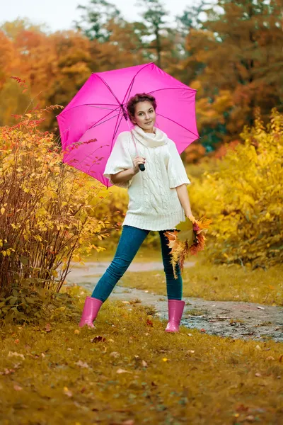 Herfst vrouw. — Stockfoto